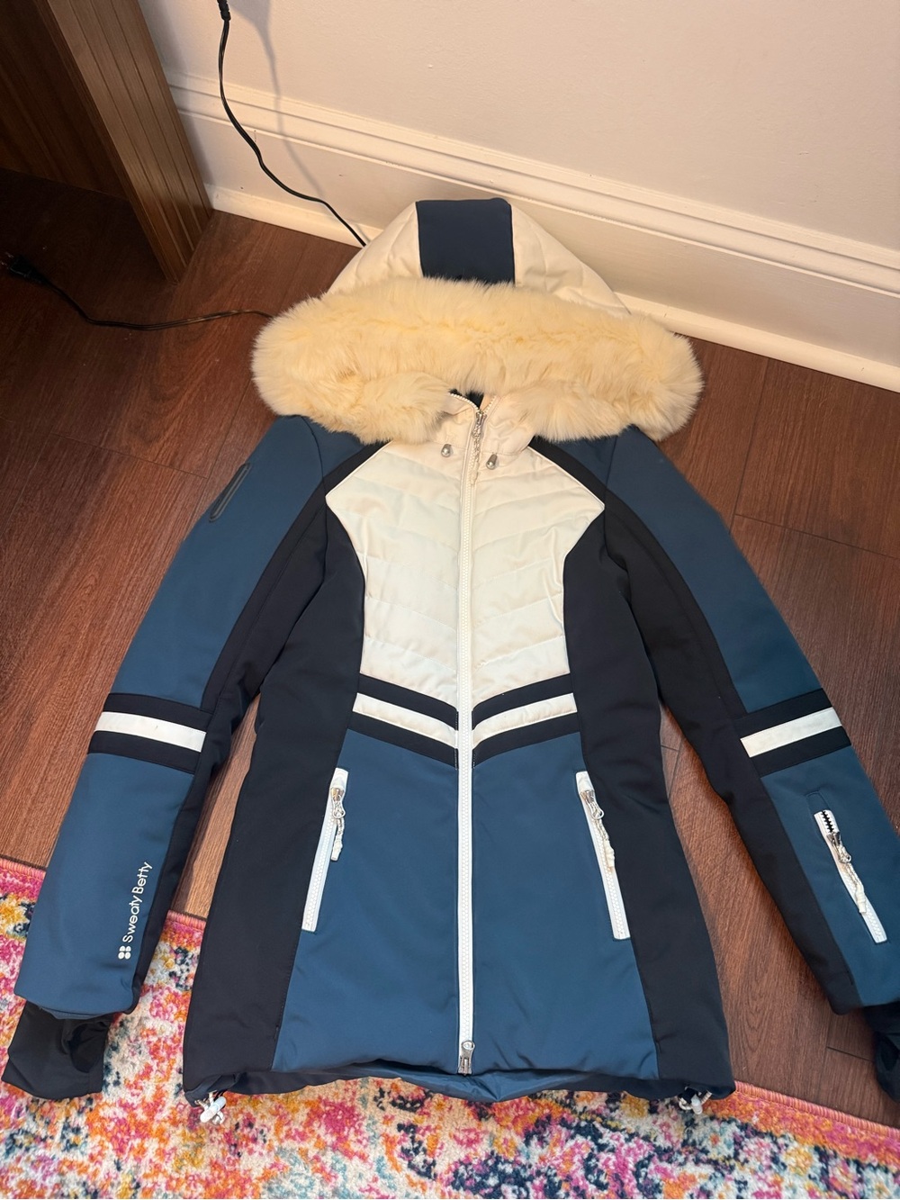 Women’s Sweaty Betty Teal and Cream Winter Ski Jacket with Faux Fur Hood
